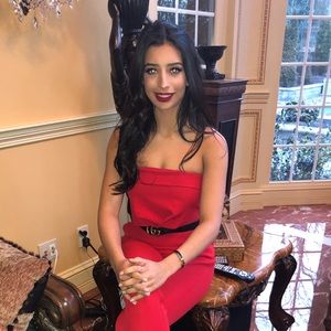 Meet your Posher, Adara